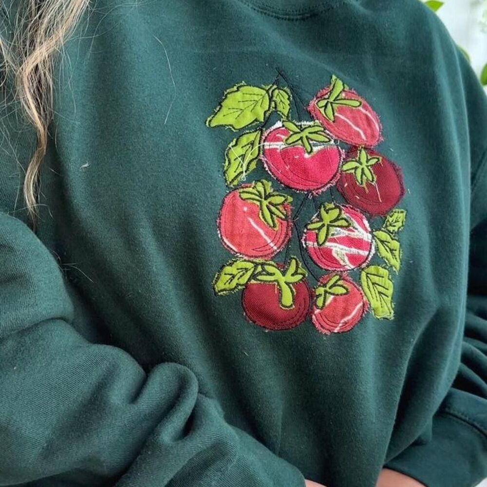 NWT Patchwork Embroidered Tomato Appliqué Forest Green Crewneck Sweatshirt - Picture 7 of 8